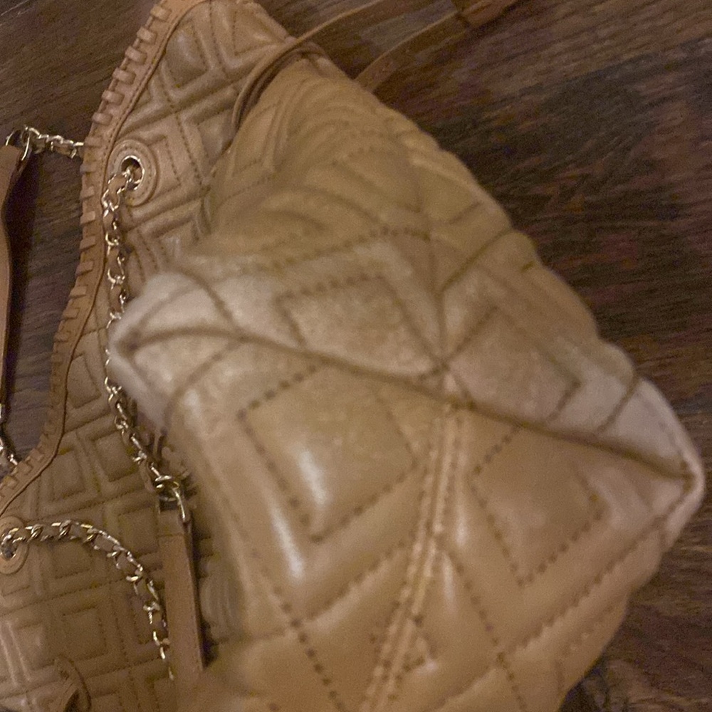 Tory Burch Tan Gold Quilted Shoulder Bag - Picture 10 of 11